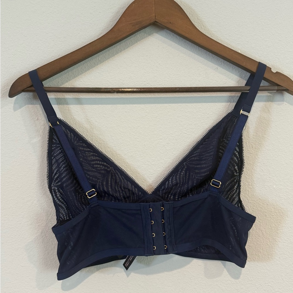 Victoria’s Secret Elegant Lace‎ Bralette in Navy Blue Womens Sz L - Picture 2 of 3